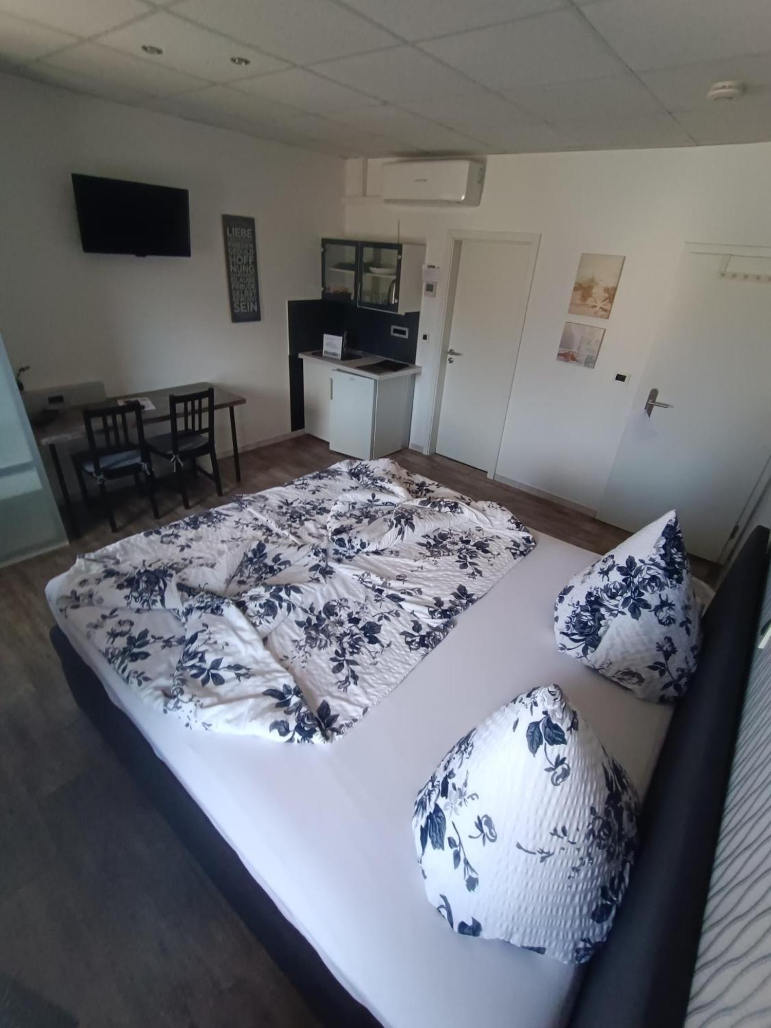 Хостел Boardinghouse Sinsheim Zentral Am Burgplatz Экстерьер фото