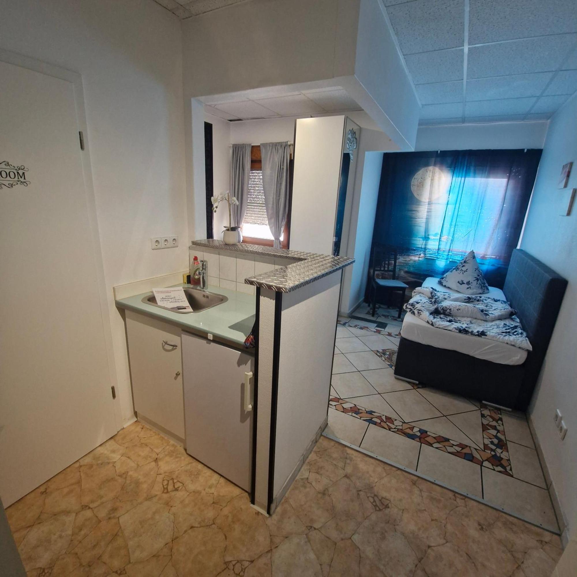 Хостел Boardinghouse Sinsheim Zentral Am Burgplatz Экстерьер фото