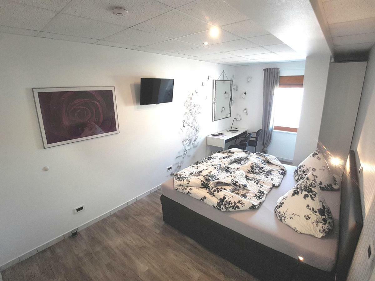Хостел Boardinghouse Sinsheim Zentral Am Burgplatz Экстерьер фото